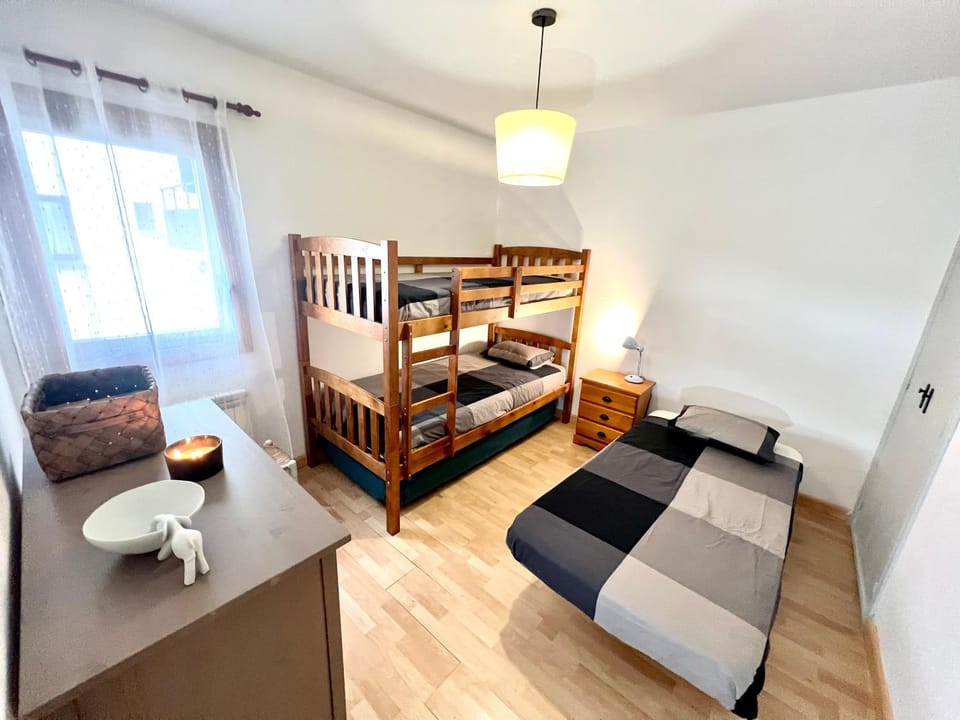 Photo of the whole room, Bedroom, bunk bed