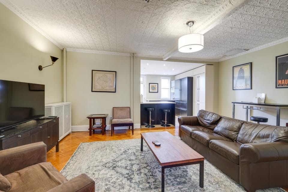 2 Mi to National Mall: Modern DC Home House in District of Columbia