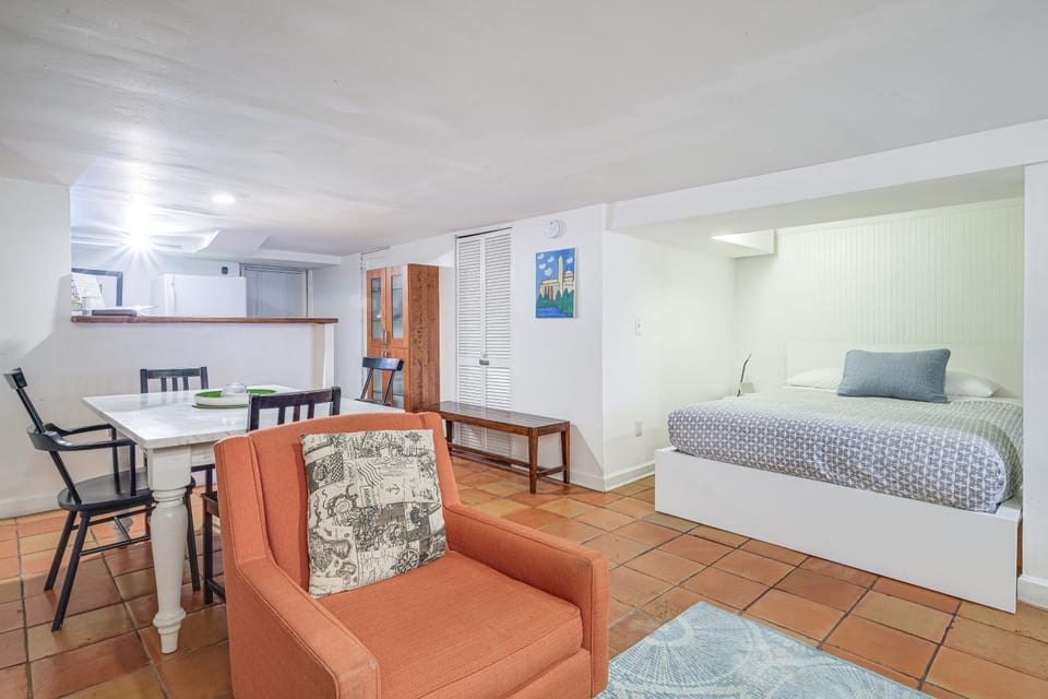 DC Apartment: 2 Mi to National Mall! Apartment in District of Columbia