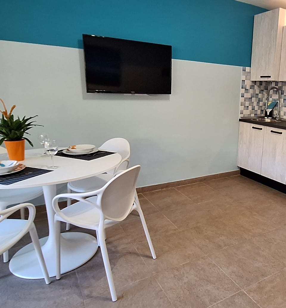 Communal lounge/ TV room, TV and multimedia
