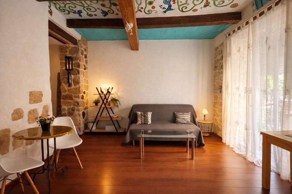 Historic 1905 Charm 3 min to Postiguet Beach Apartment in Alicante