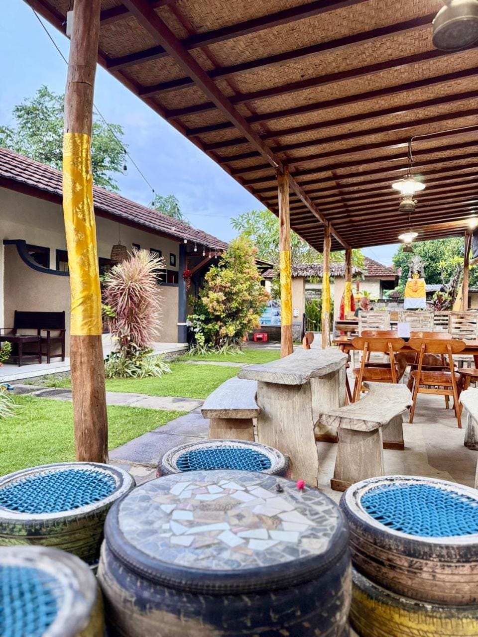 Restaurant/places to eat, Restaurant/places to eat, Seating area