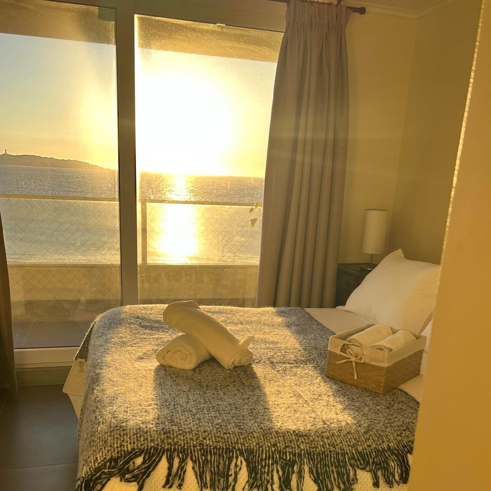 Bed, Natural landscape, Photo of the whole room, Bedroom, Sea view, towels
