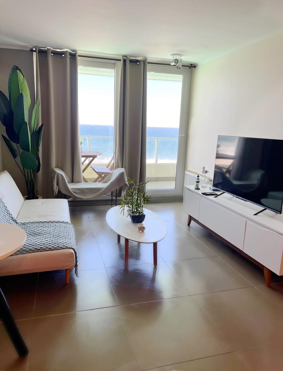 Communal lounge/ TV room, Balcony/Terrace, Sea view