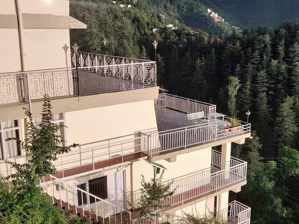 Balcony/Terrace, City view, Mountain view