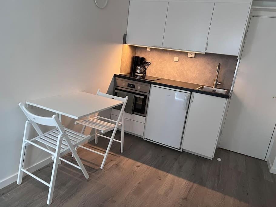 Lägenhet med egen ingång. Apartment in Sweden