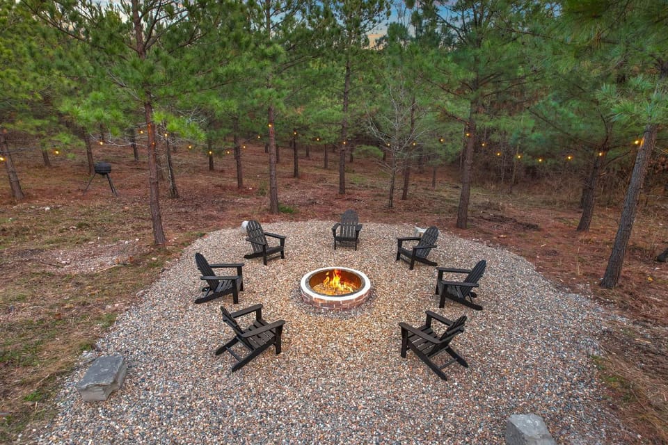 Bright Cabin w Spa + Mountain Views Sleeps 12 Cabin in Oklahoma