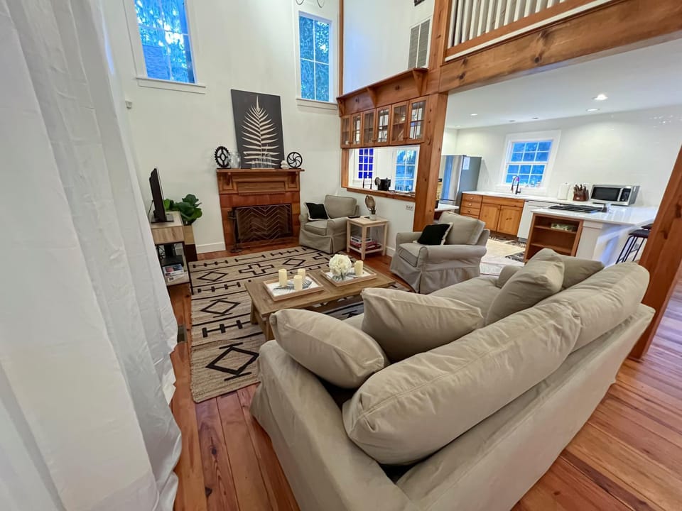 Cabana Madrid - Port Royal Luxury Rental Close Proximity to Parris Island and The Sands Beach House in Port Royal