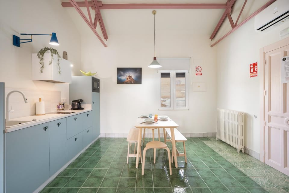 Property building, Kitchen or kitchenette, Living room