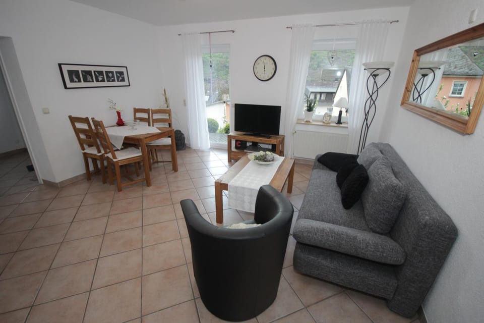 TV and multimedia, Balcony/Terrace, Living room, Photo of the whole room, Seating area