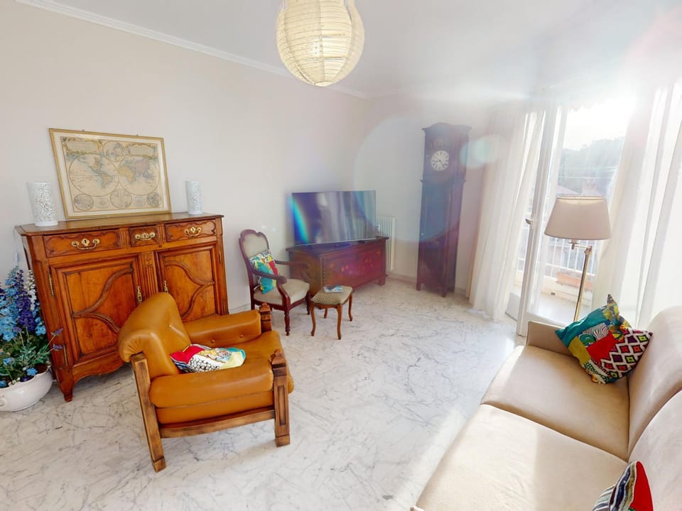 Spacieux 3P avec balcon et parking à Menton Apartment in Menton