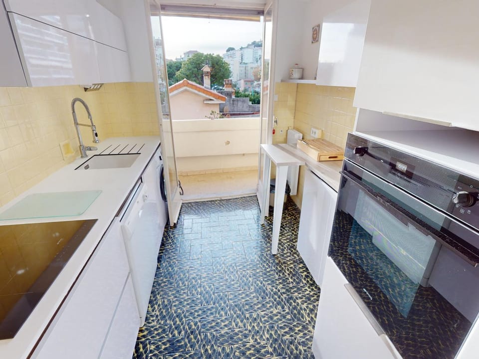 Spacieux 3P avec balcon et parking à Menton Apartment in Menton