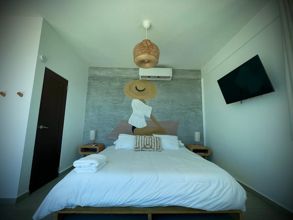 1 Corcega Beachfront Suites Bed and Breakfast in Stella