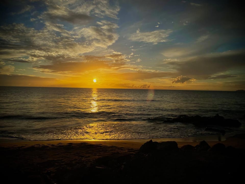 1 Corcega Beachfront Suites Bed and Breakfast in Stella