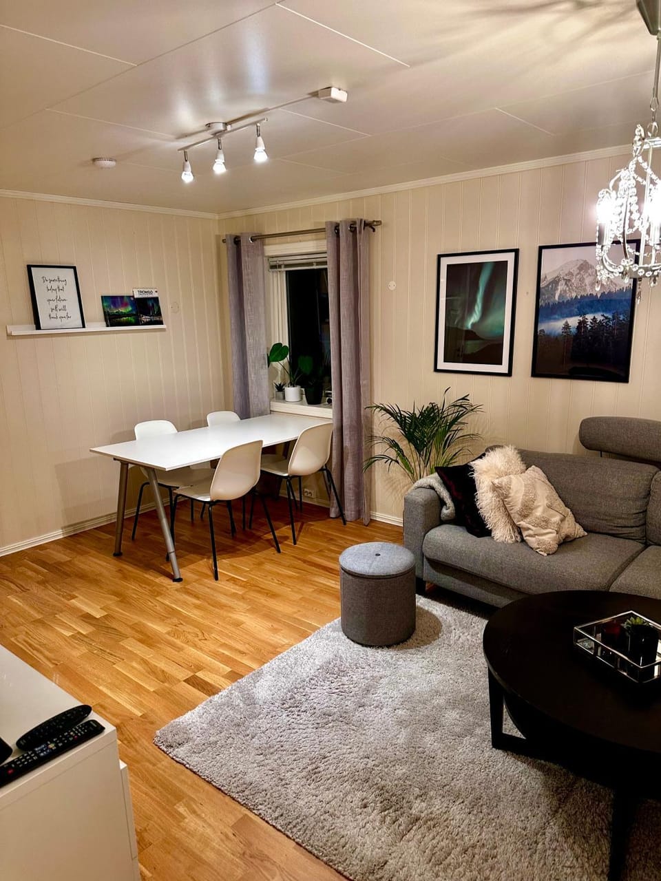 Cozy 2-Bed Apartment on the top of Tromsø! Apartment in Tromso