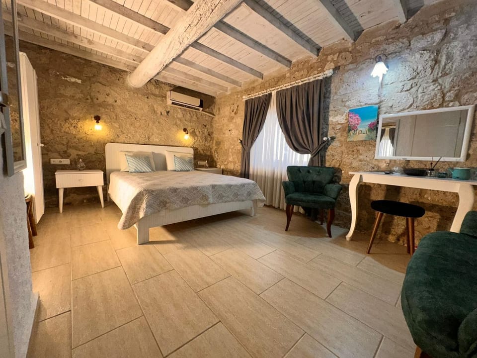Köşem Konukevi Bed and Breakfast in Alaçatı