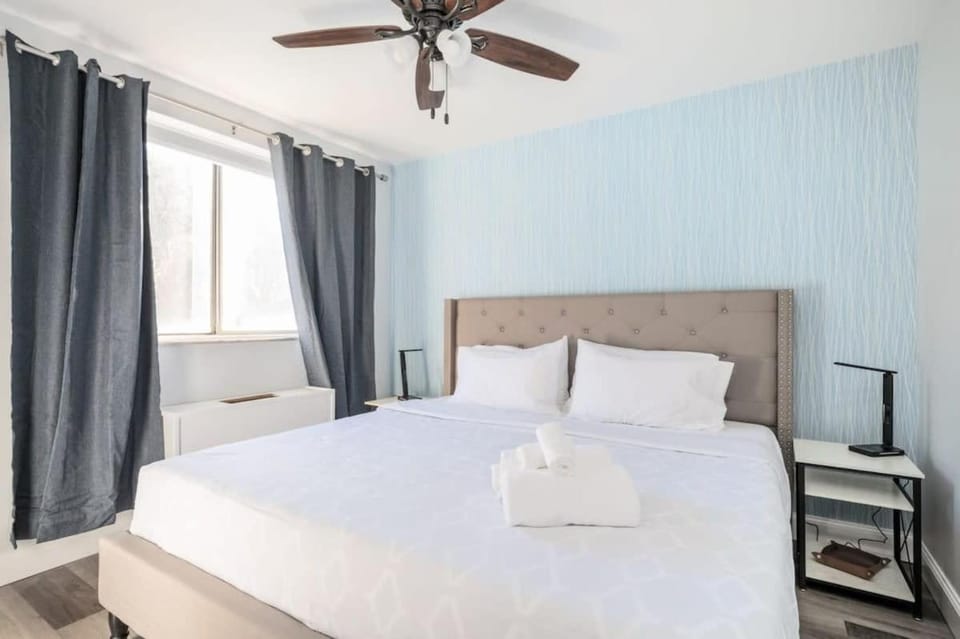 Downtown City View Newly Renovated 3 beds Free Parking LM205 Apartment in Atlanta