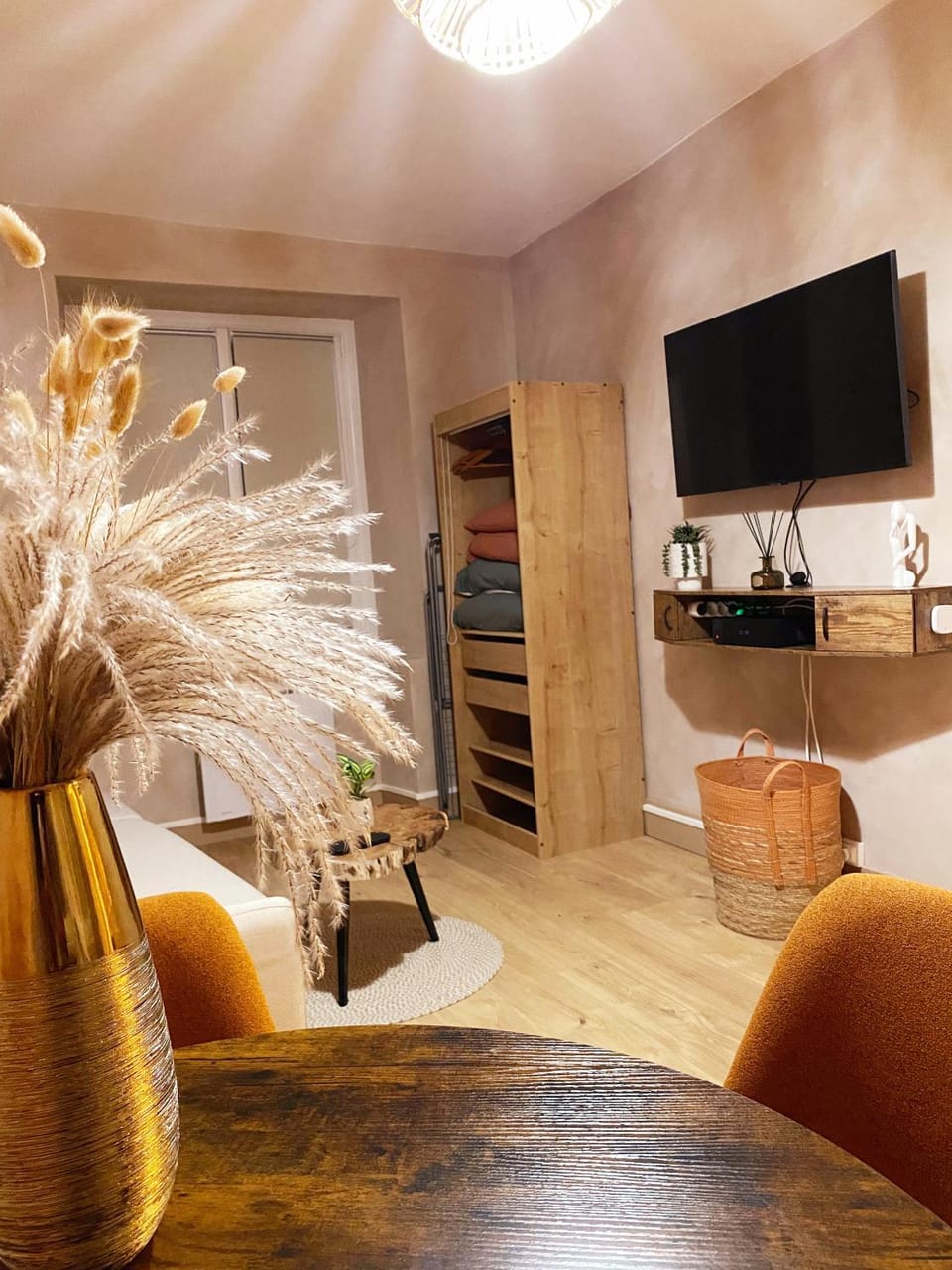 Communal lounge/ TV room, TV and multimedia, Living room, Seating area