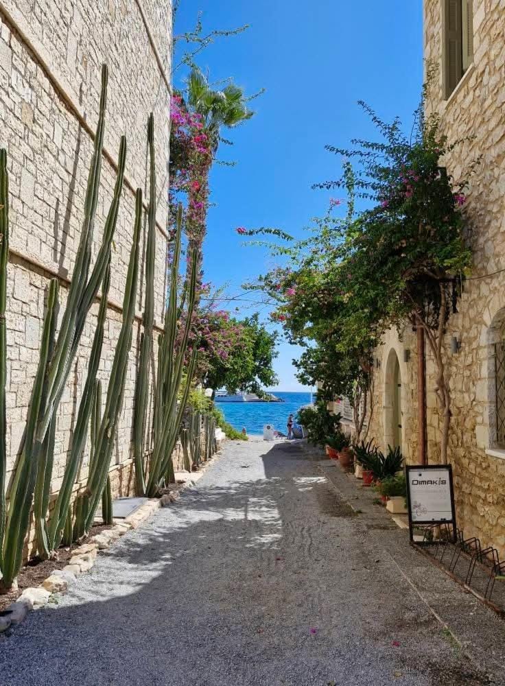 Paralio Place Apartment in Argolis, Greece
