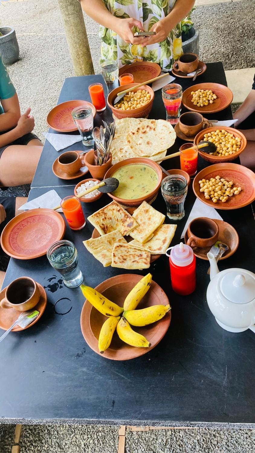 Food and drinks, Food, Drinks