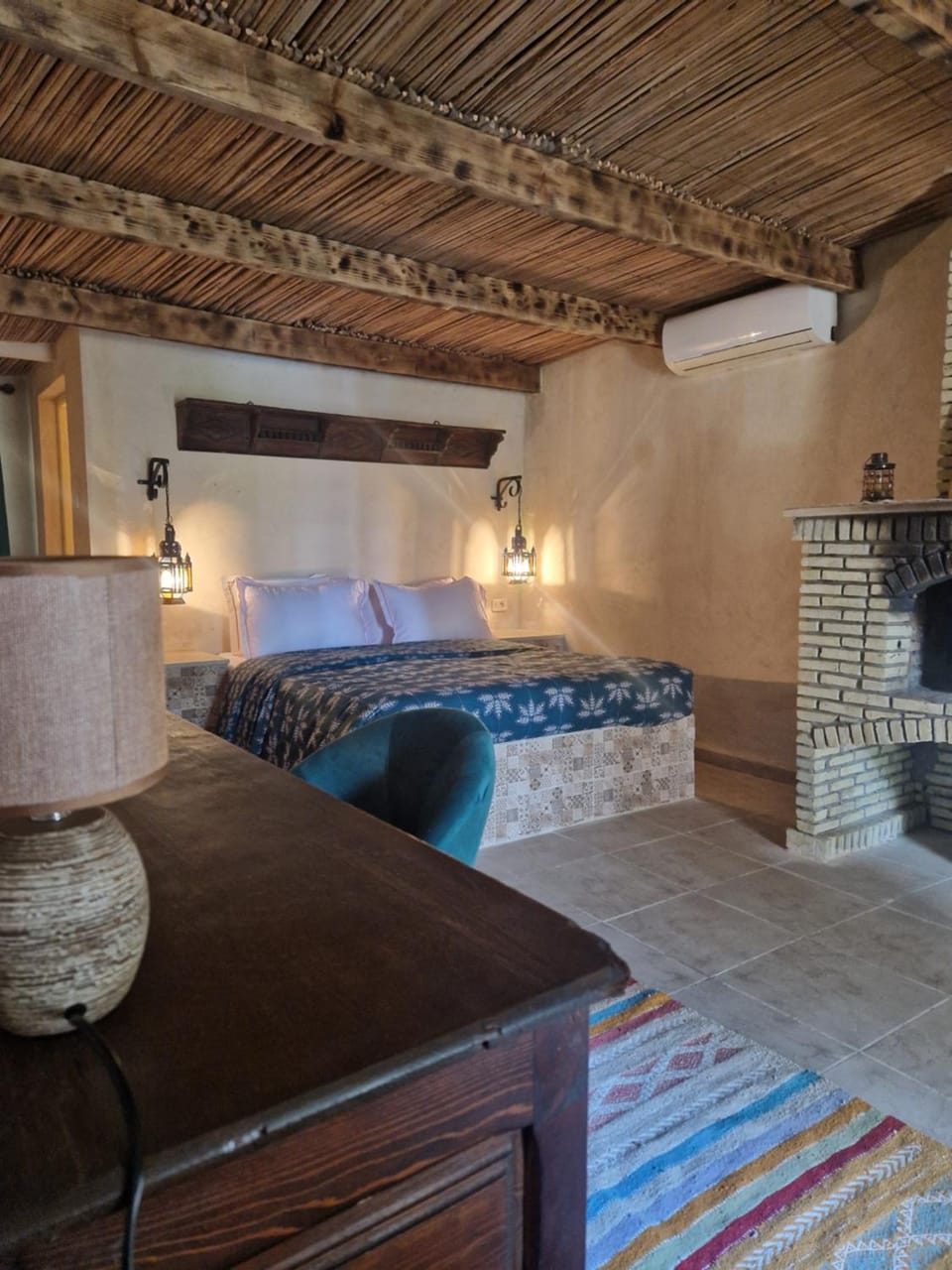 Bed, air conditioner