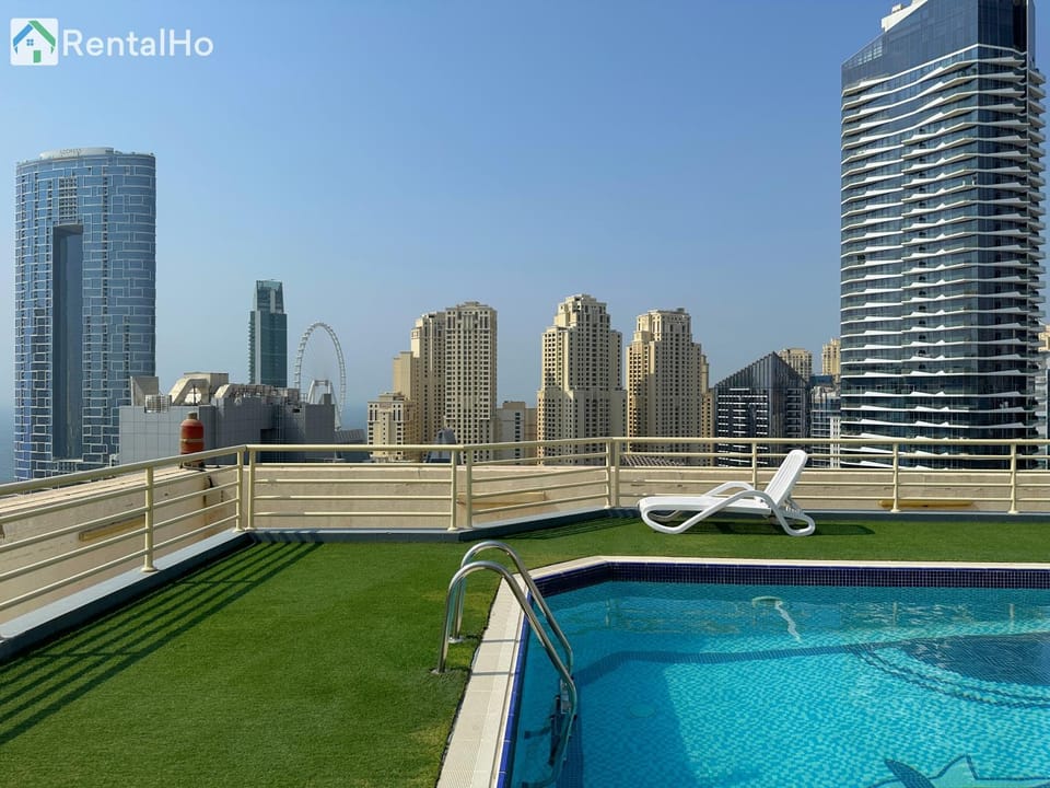 Simple and Affordable Studio with Balcony and Rooftop Pool with amazing views in Great Location, Manchester Tower Apartment in Dubai