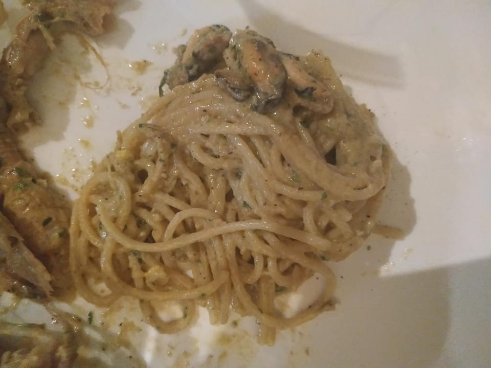 Restaurant/places to eat, Food and drinks