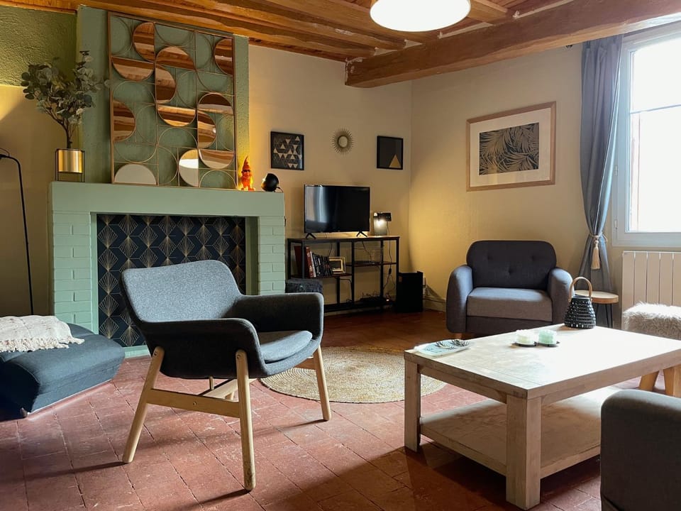 Communal lounge/ TV room