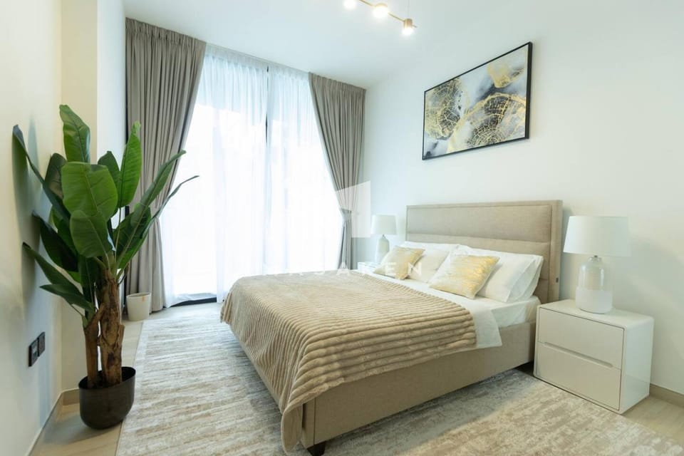Stylish Jvc 1br Poolside Balcony & Free Parking Apartment in Dubai