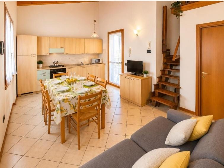 Kitchen or kitchenette, Dining area, Lunch