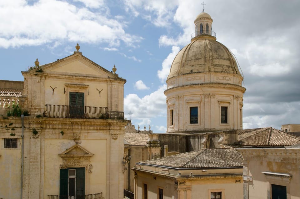 Casa Camelia - Cathedral View Apartment, 90m from Duomo House in Noto