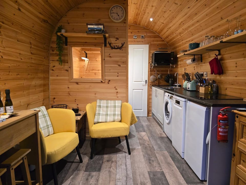 Seating area, kitchen