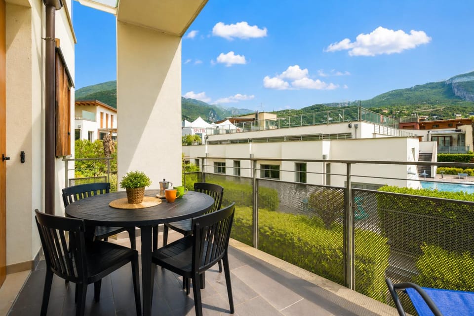Day, Dining area, Mountain view, Pool view