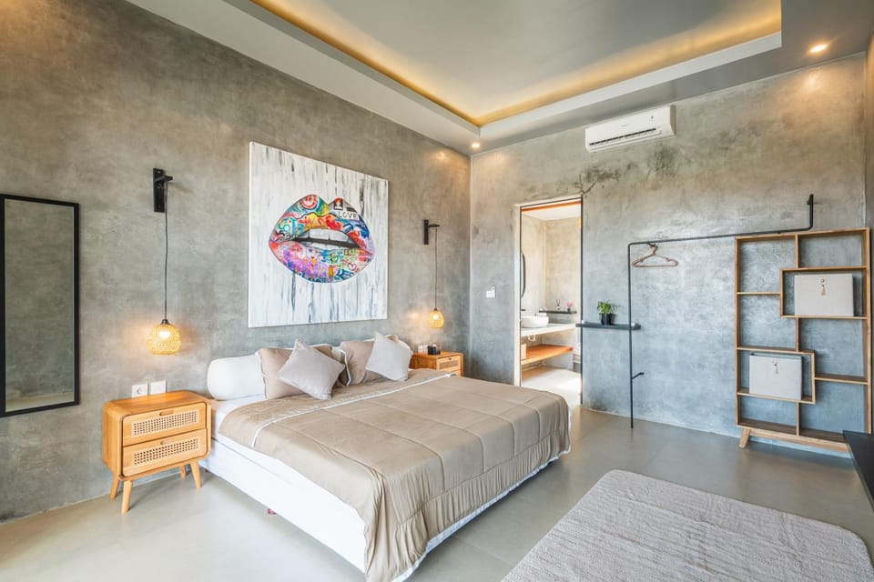 Bed, Bathroom, Bedroom