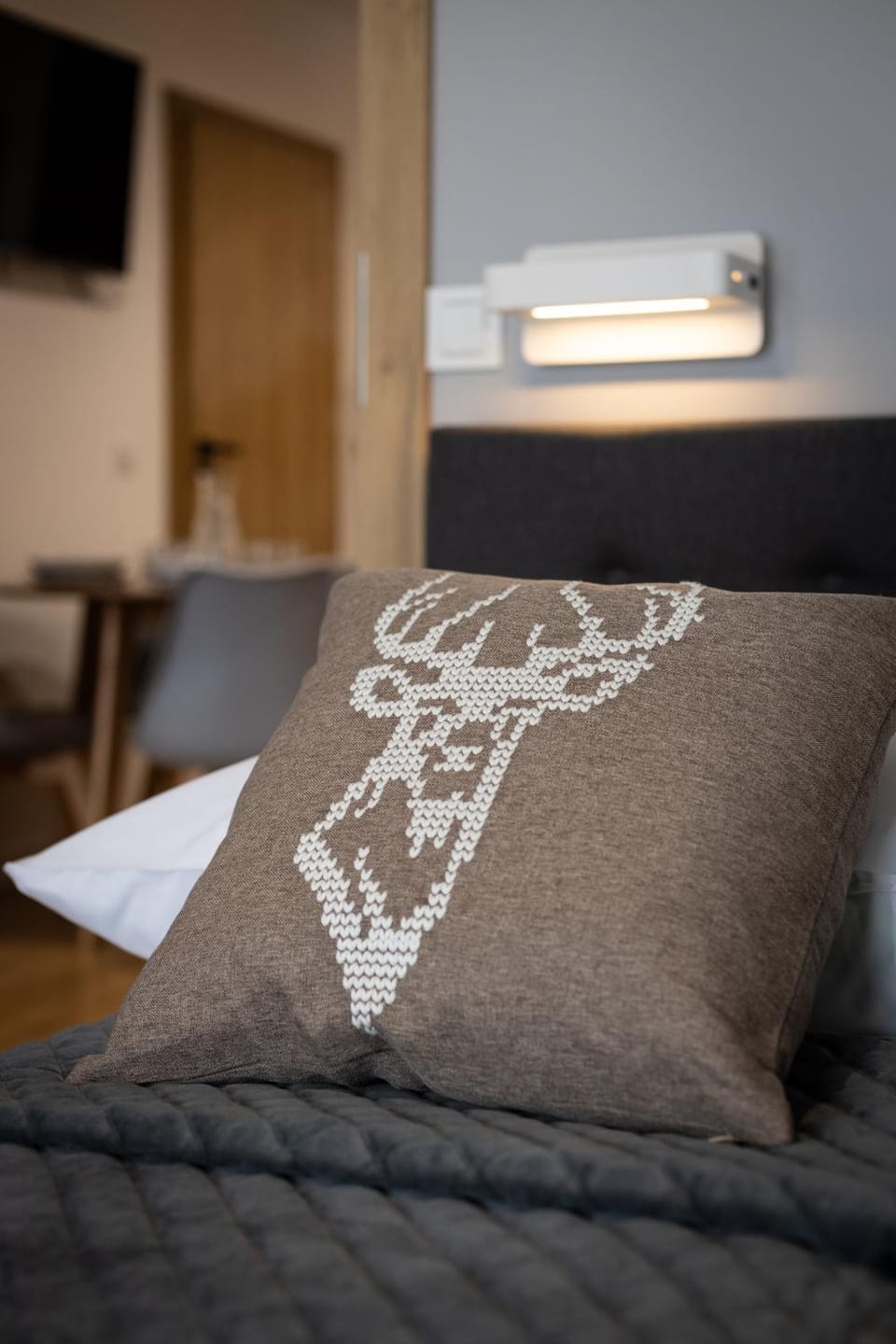 Bed, Bedroom, air conditioner