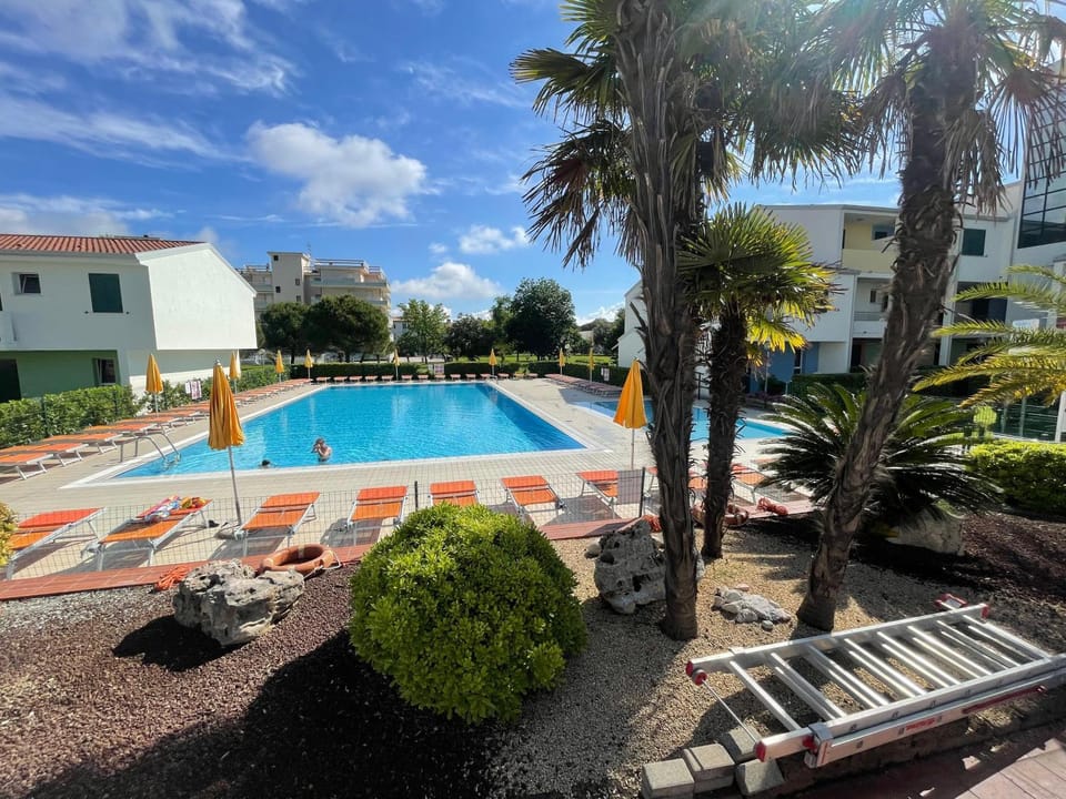 Property building, Swimming pool