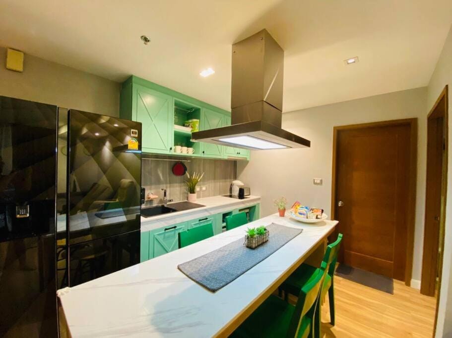 2 Bedroom oceanfront condo Apartment in Nong Kae