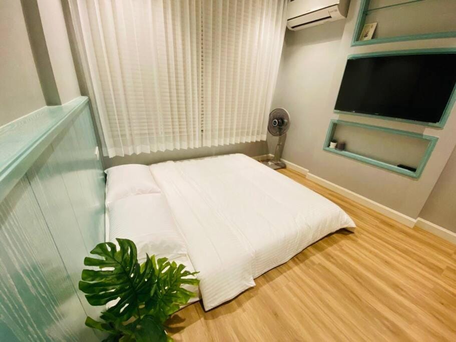 2 Bedroom oceanfront condo Apartment in Nong Kae