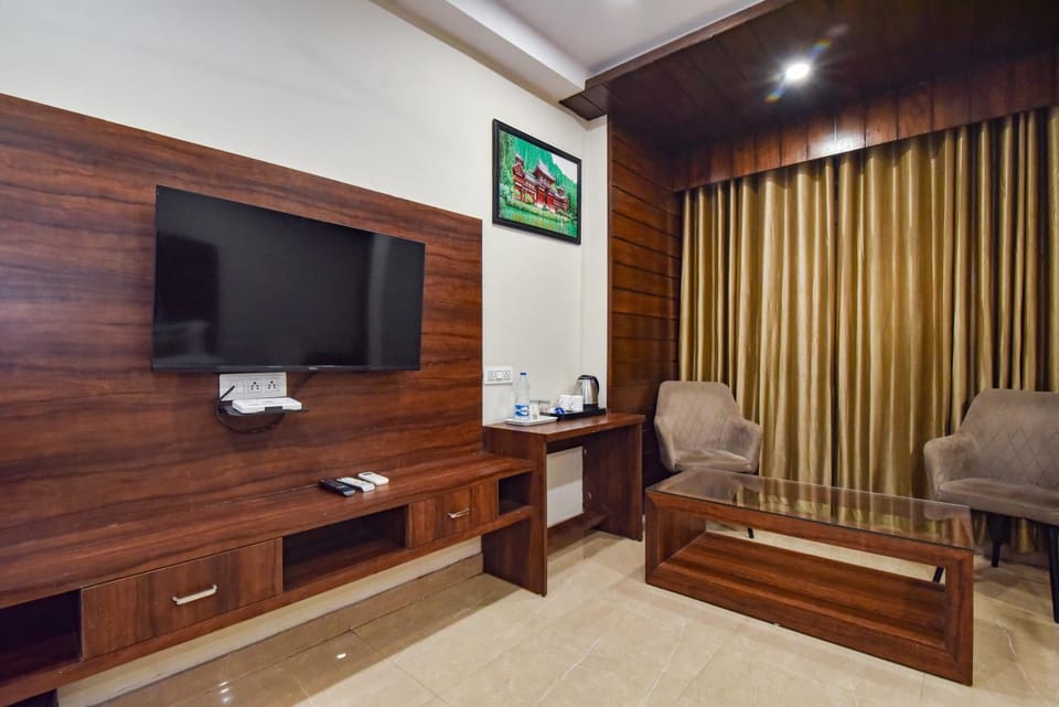 Pineberry Hotels - Near Golden Temple Hotel in Punjab, India