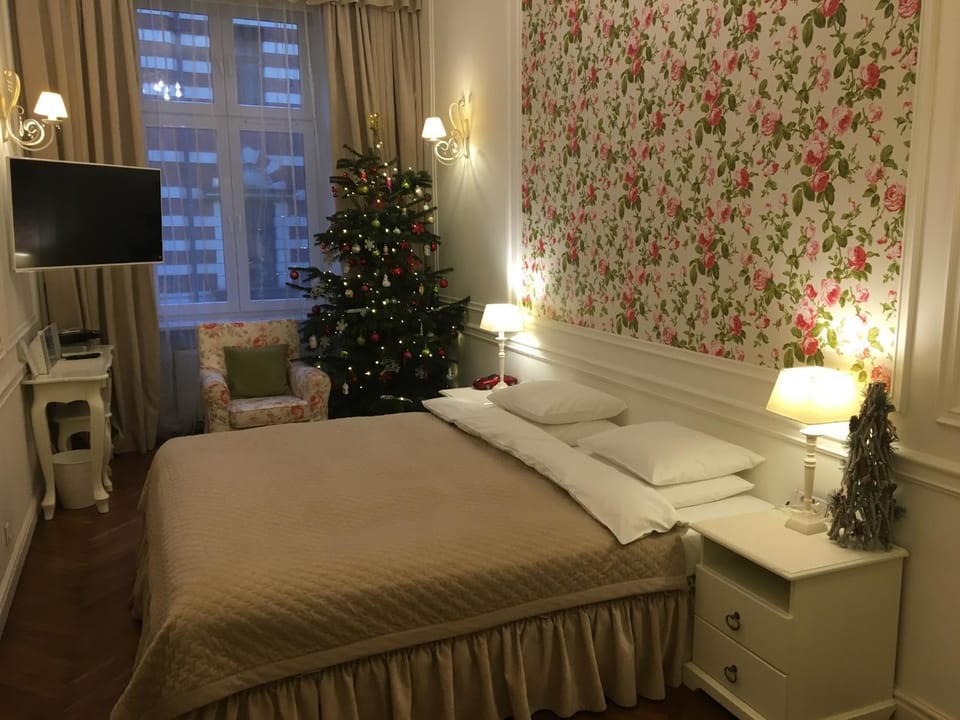 Bed, Photo of the whole room