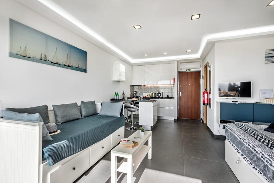 Kitchen or kitchenette, Living room, Seating area
