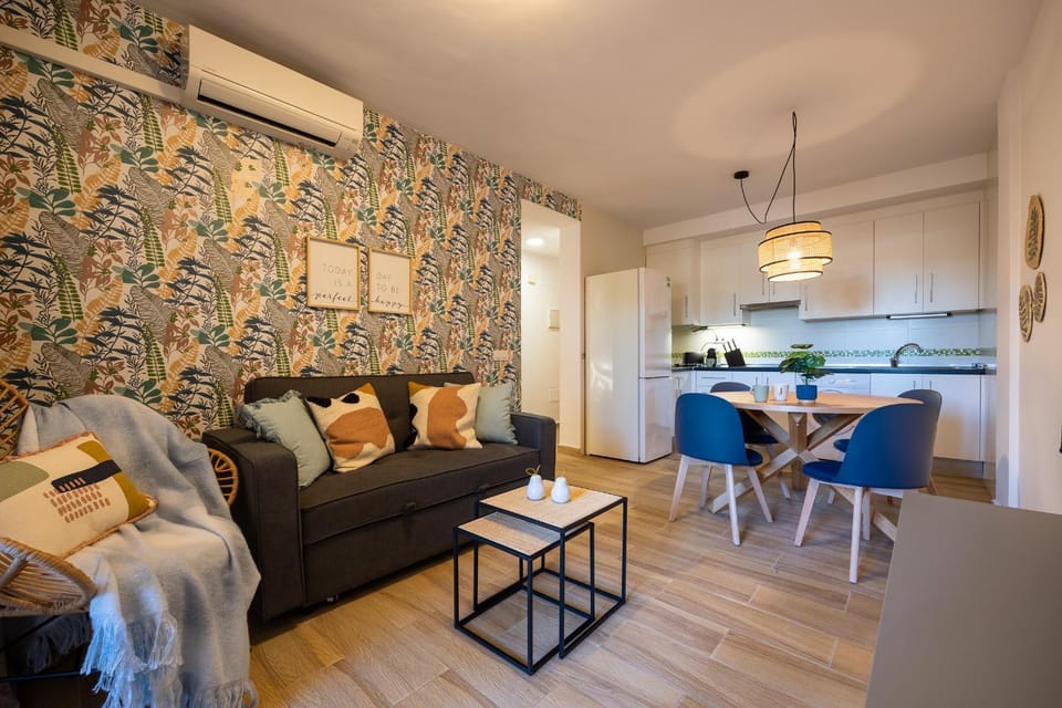 Bed, Living room