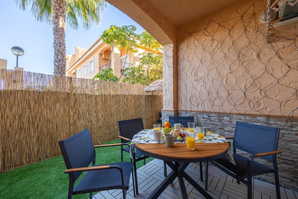 Patio, Dining area