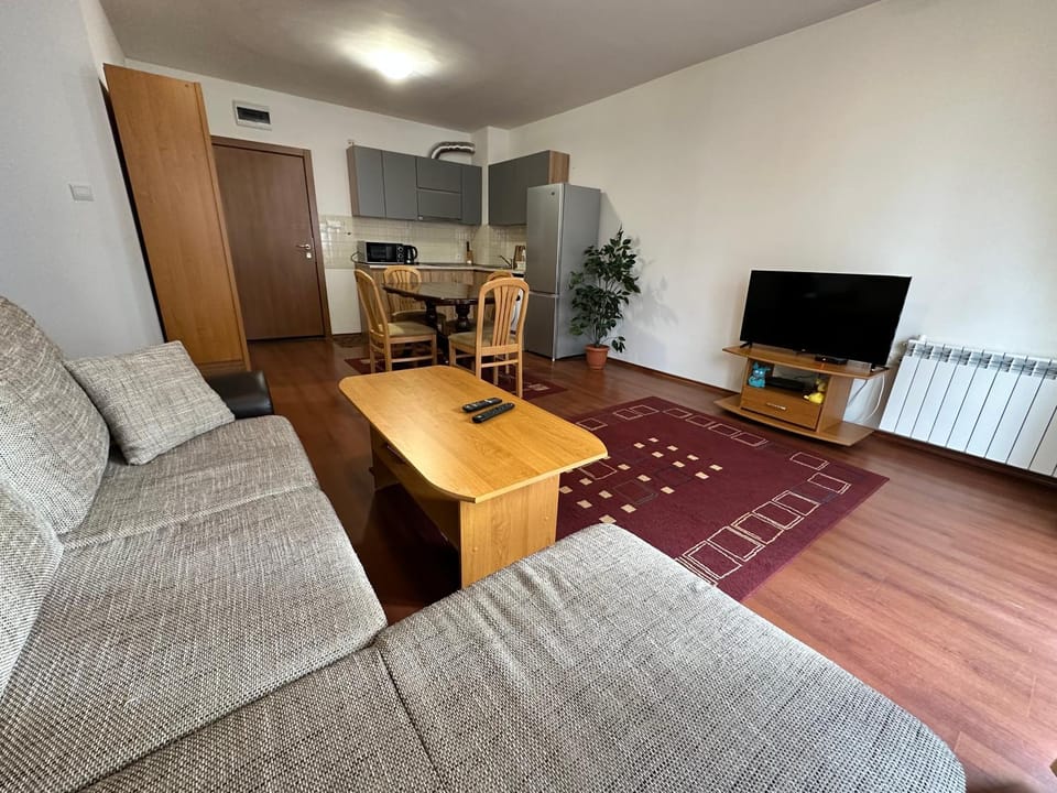 TV and multimedia, Living room, Dining area