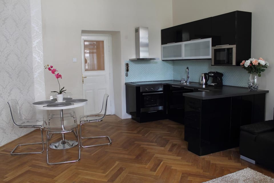 Kitchen or kitchenette, Living room, Dining area