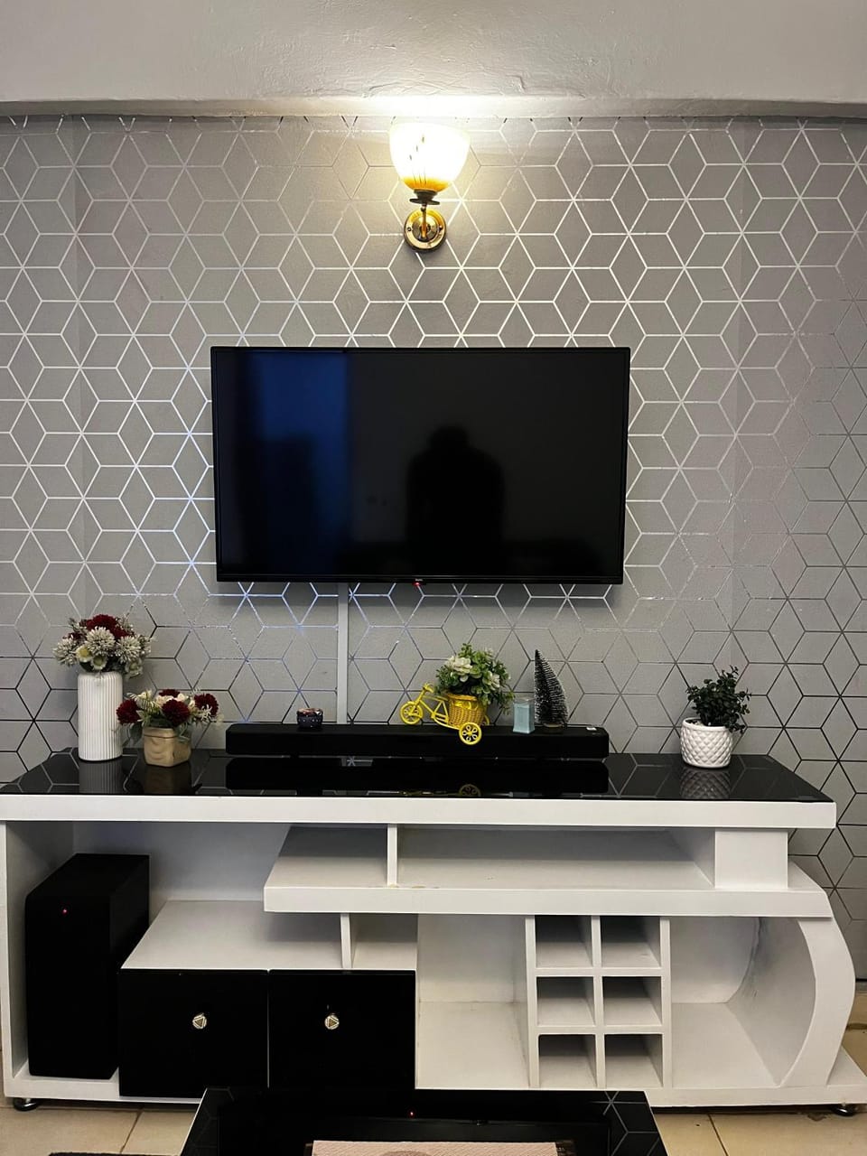 Simmon Apartment-Opposite Garden city mall,near safari park Apartment in Nairobi
