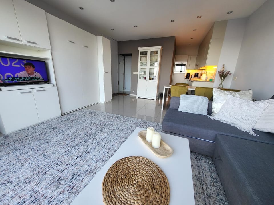 TV and multimedia, Kitchen or kitchenette, Photo of the whole room