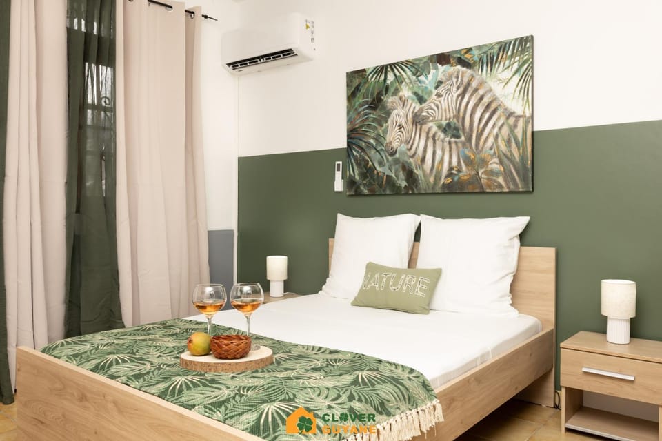 Bed, Photo of the whole room