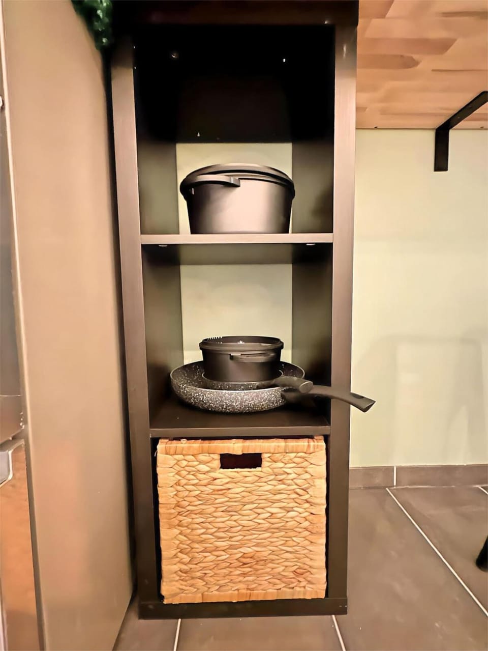 Kitchen or kitchenette, kitchen