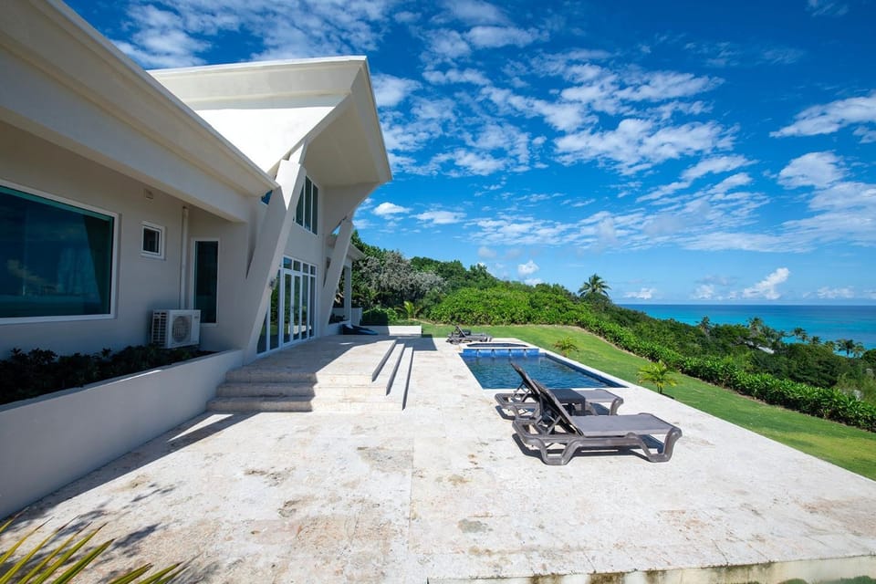 Sky Beach Club Villa Waterfall 2 home Villa in North Eleuthera